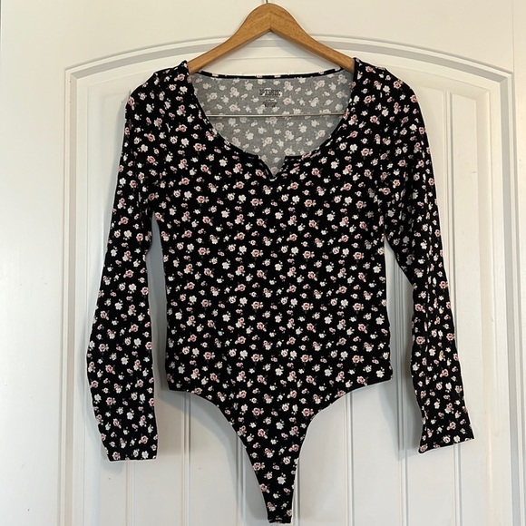 NWT PINK Bodysuit thong floral top  Size m - Picture 2 of 7